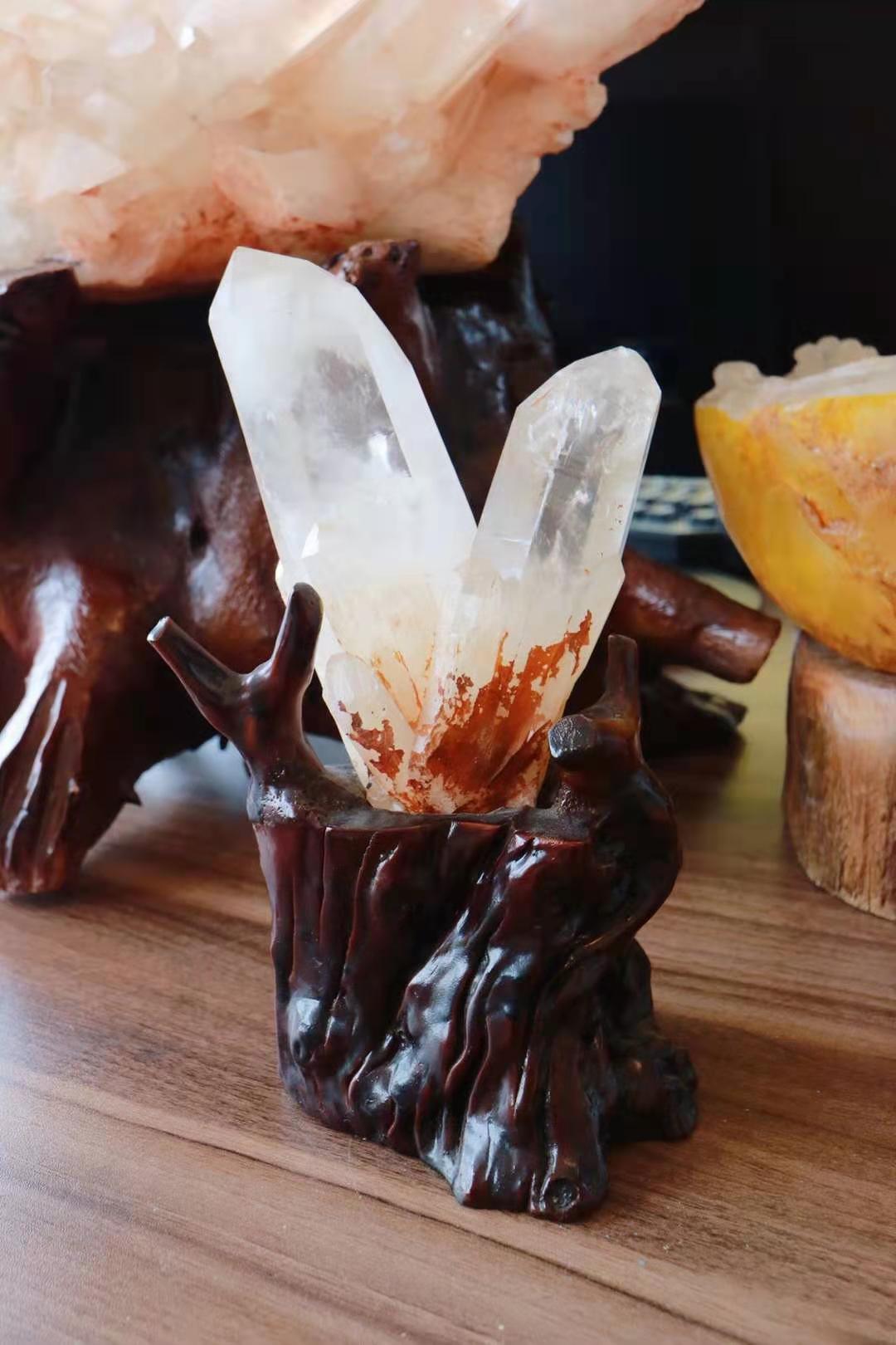 白晶簇柱的功效和作用，白水晶的神秘作用。