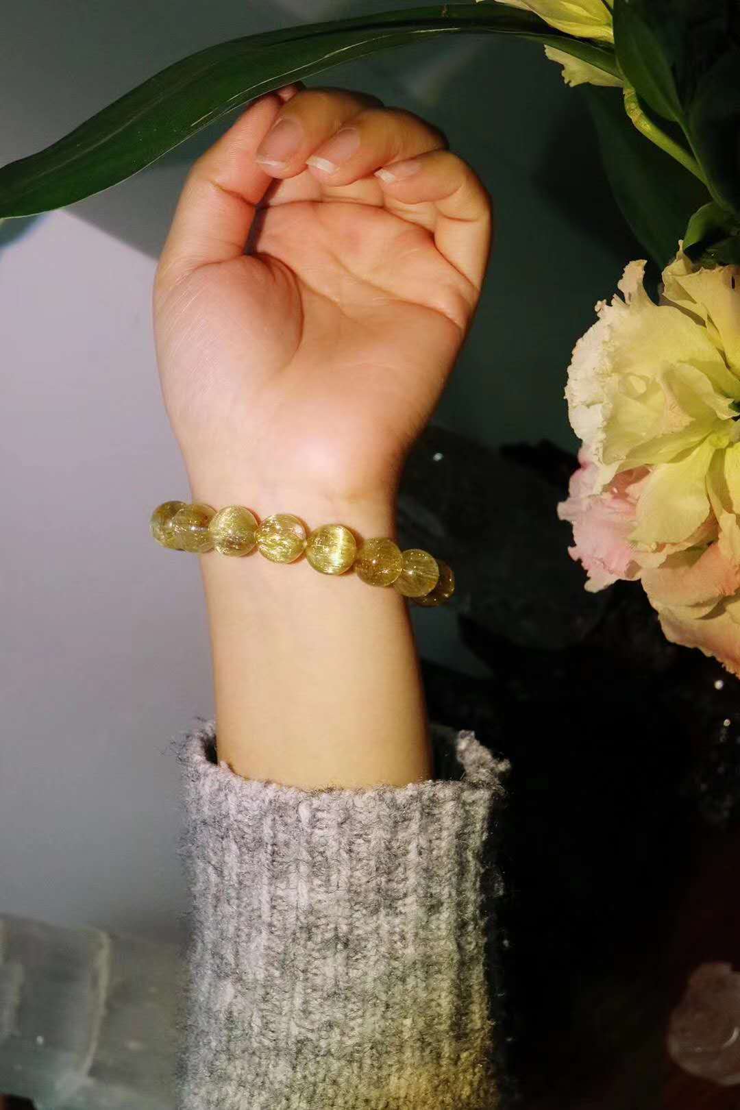 金发晶戴左手还是右手？金发晶保养消磁注意事项。