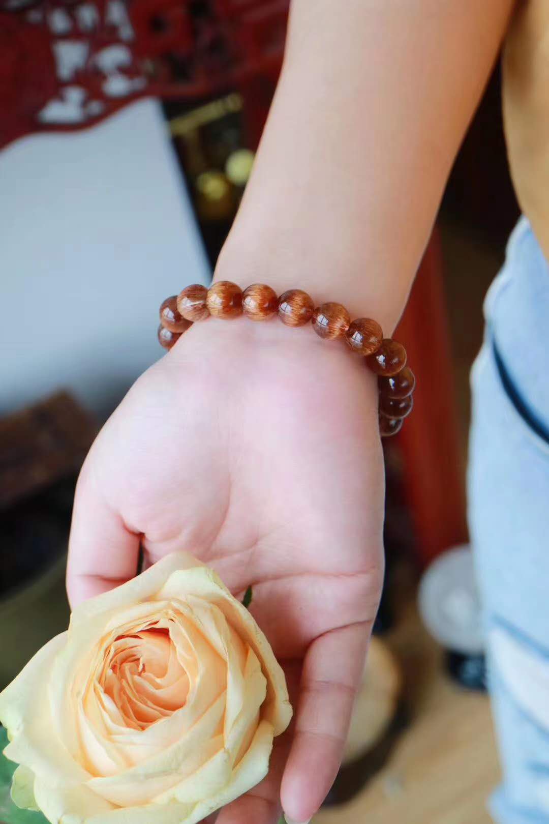 铜发晶的寓意是什么？佩戴铜发晶真的可以招财助事业吗？