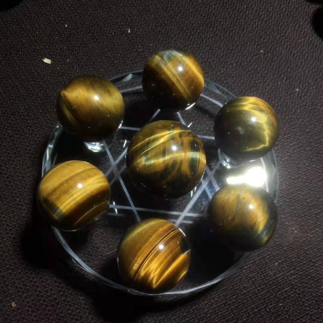 虎眼石和彼得石区别，彼得石没有收藏意义