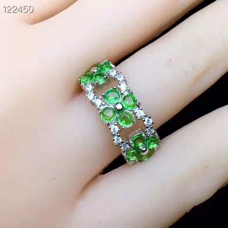 沙弗莱石多少钱一克拉？沙弗莱石是高档宝石吗？