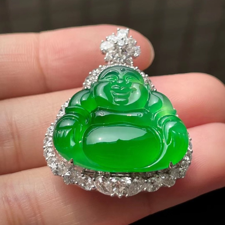 哪些人群适合佩戴佩戴福禄寿翡翠挂件吊坠？