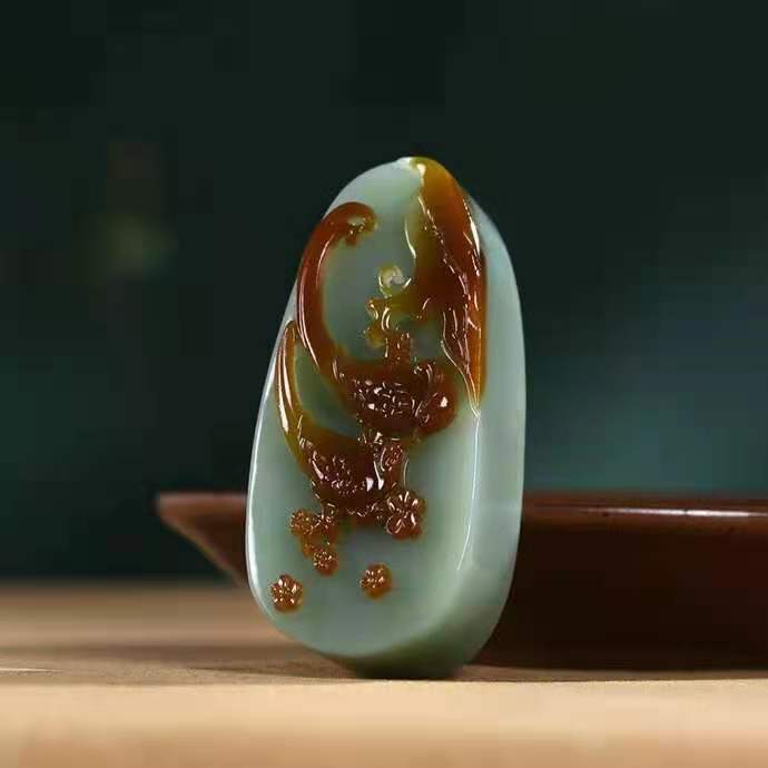 青花玉属于和田玉吗？青花玉和田玉哪个好