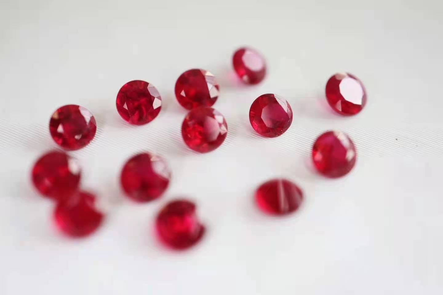 红宝石是鸽血红一定好吗?什么样的红宝石才叫鸽血红？